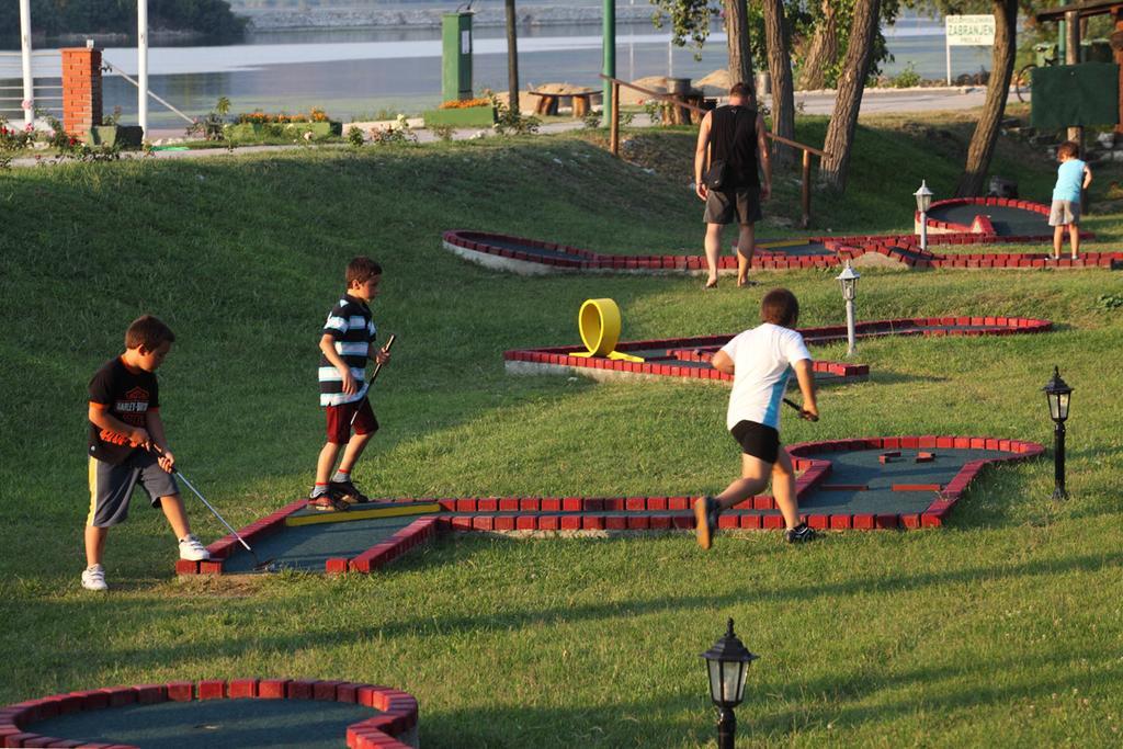 Danubia Park 3* Veliko Gradište